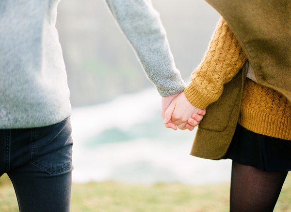  photo holding-hands-engagement-photo_zps1f4r52iz.png