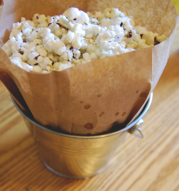  photo TrufflePopcorn-3_zps77fc0f98.png