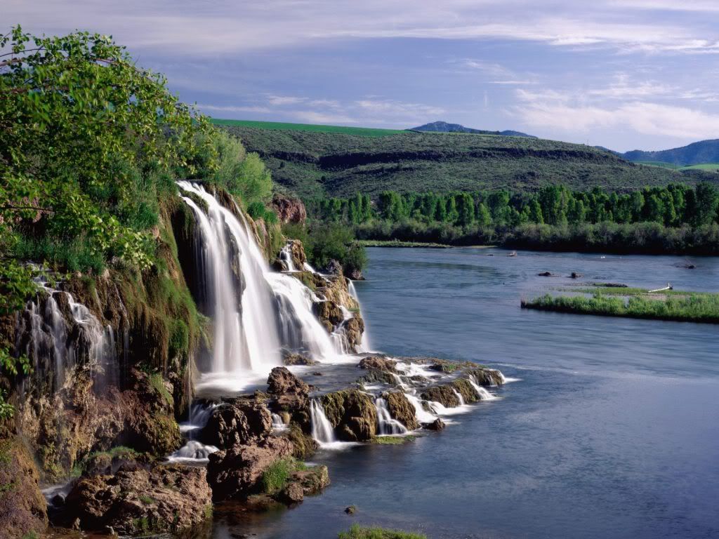 Fall_Creek_Falls_and_Snake_River_Idaho.jpg