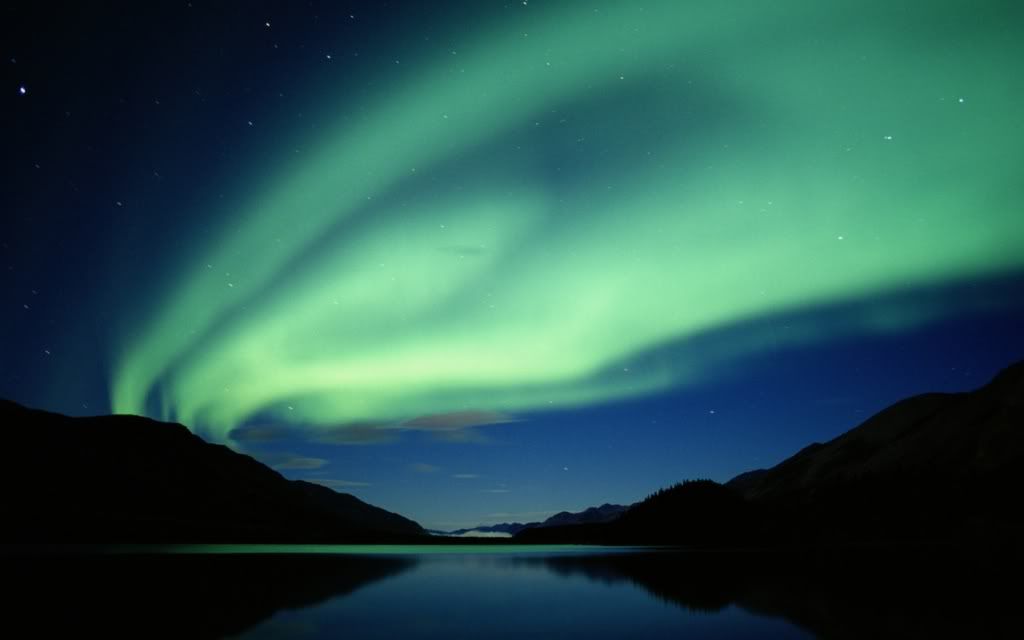 ws_Aurora_Sky_1680x1050.jpg