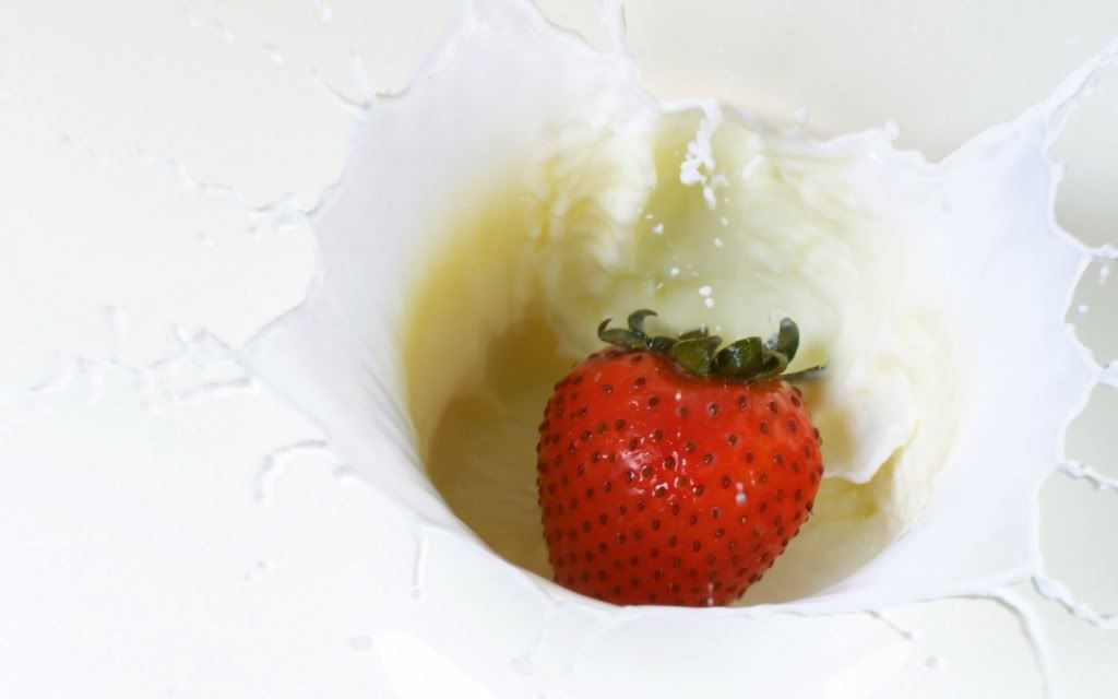 ws_Berry_Milk_Drop_1680x1050.jpg
