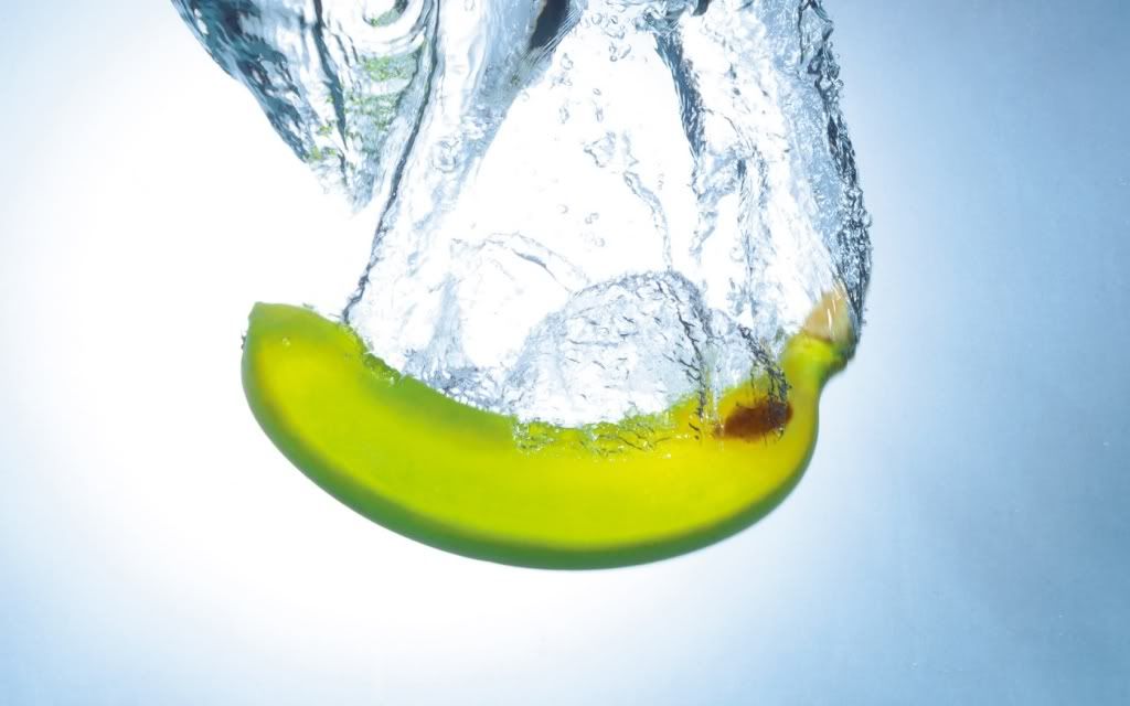 ws_Floating_Bannana_1680x1050.jpg
