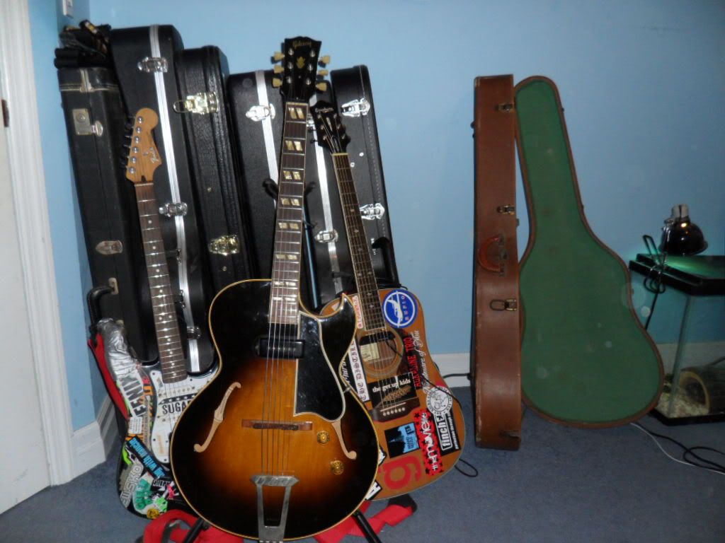 guitars1004.jpg
