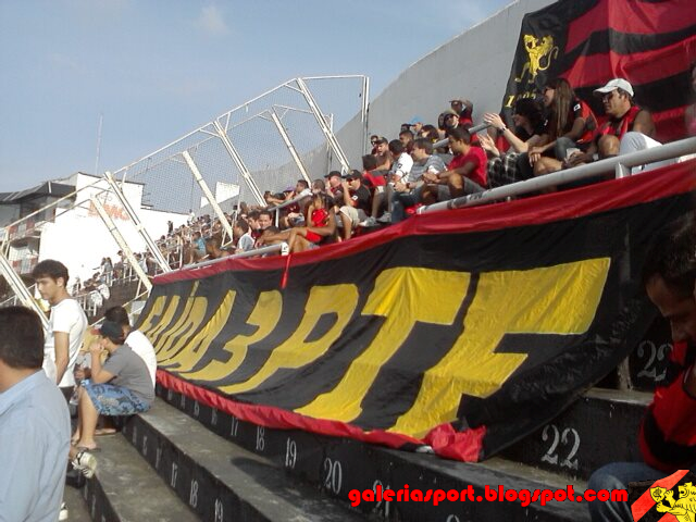 Torcida Rubro-negra na Vila Belmiro