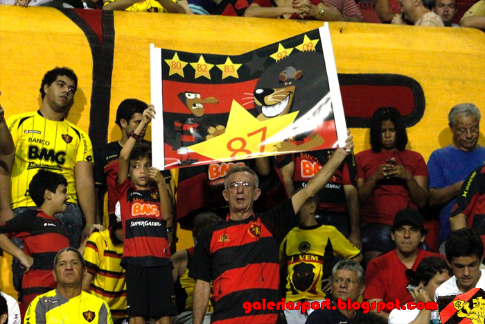 Vov&ocirc; com banner de 87 &eacute; nosso!, Sport x Flamengo 2012