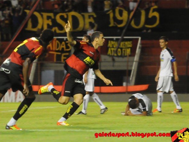 Rivaldo Comemorando gol em Sport 2x1 Central