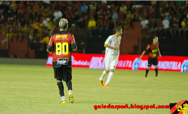 Marcelinho Para&iacute;ba com camisa 80